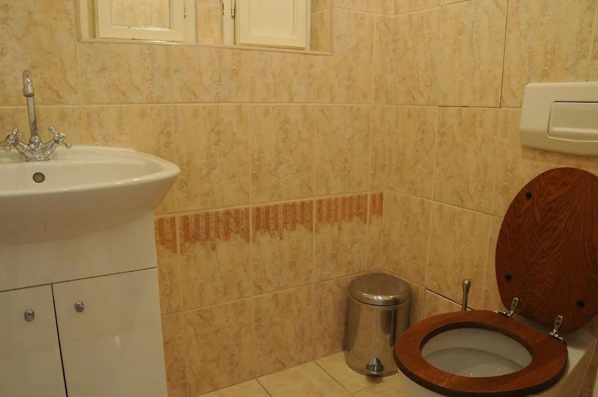 Large Apartment Sleeps Up To 10 M4A Praga